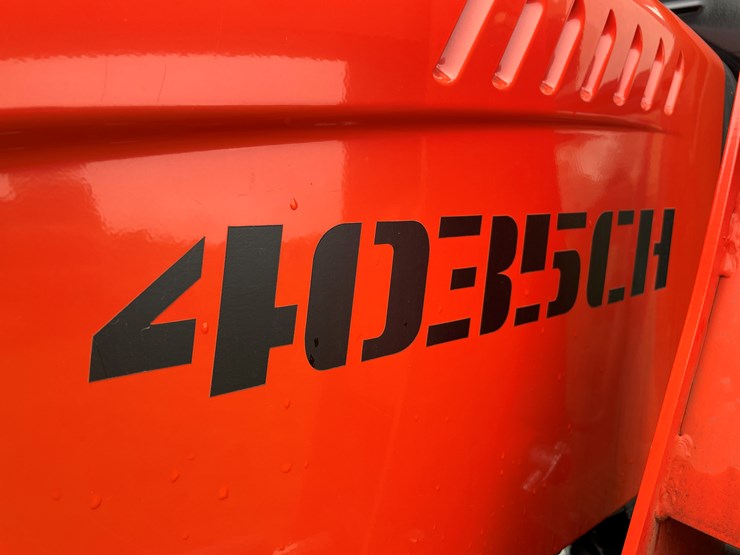 #8065-•-2024-bad-boy-4035ch-4wd-tractor-with-front-mount-berco-66"-snowblower-image-18