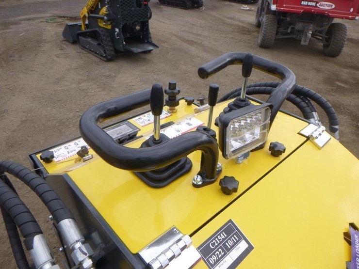 2025-sdlanch-sdll50-skid-steer-track-loader-image-17