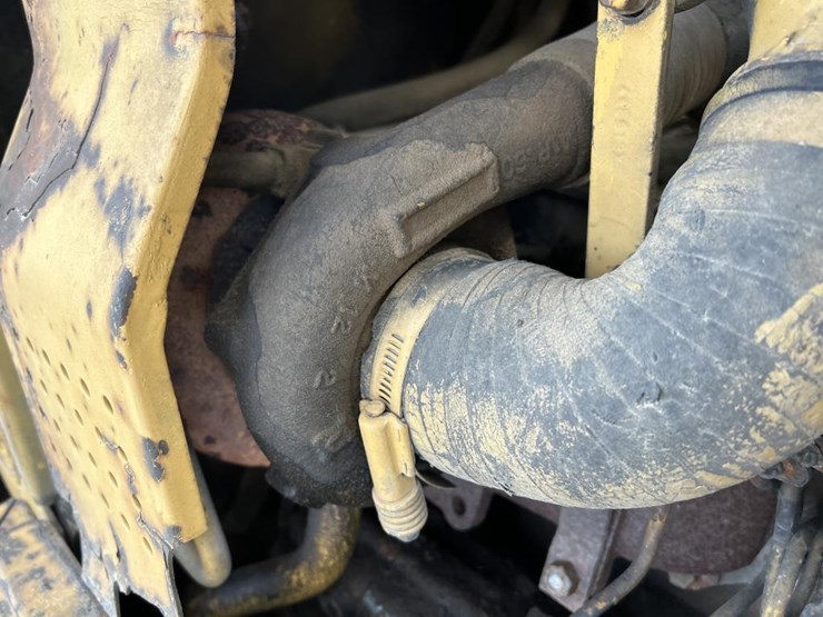 caterpillar-d4h-image-28