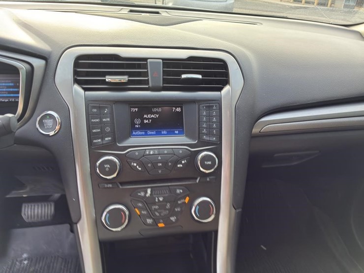 2018-ford-fusion-sedan-image-13