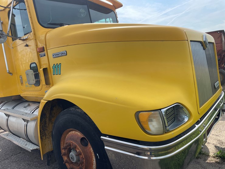 #1003-•-1997-international-semi-tractor-(has-wi-title)-image-31