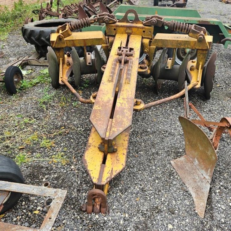 #2061 • Caterpillar MR1628 Pull Type Stump Disk