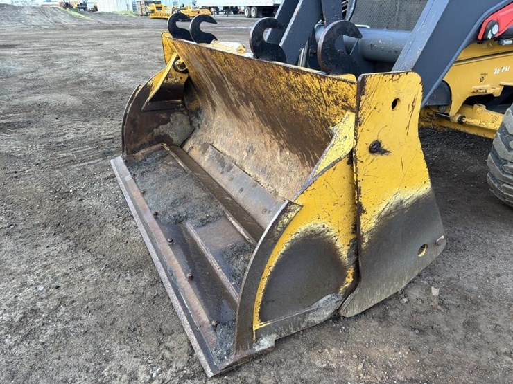 2019-deere-210l-image-9