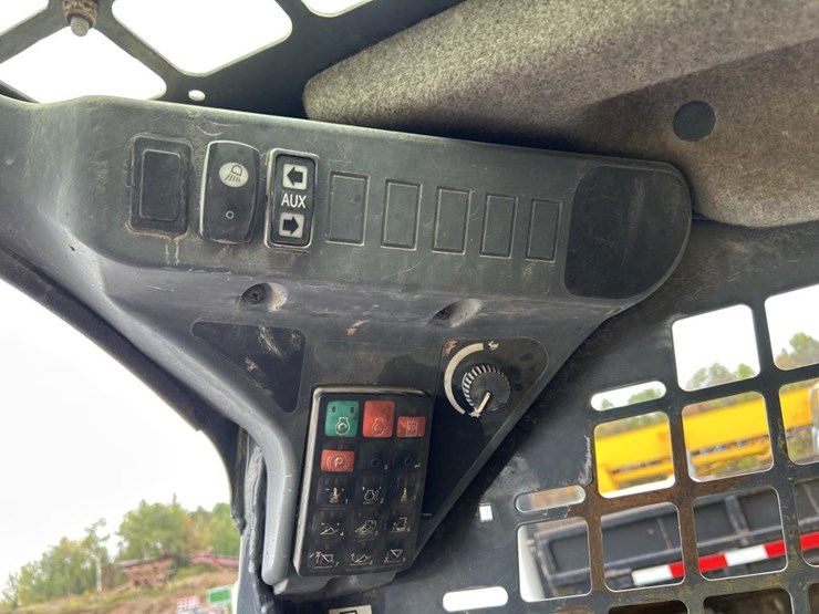 deere-318g-image-43