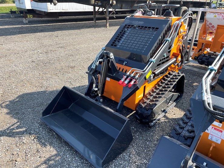 #1044-•-2026-landhonor-ldh-ht380-mini-tracked-skidsteer-image-1