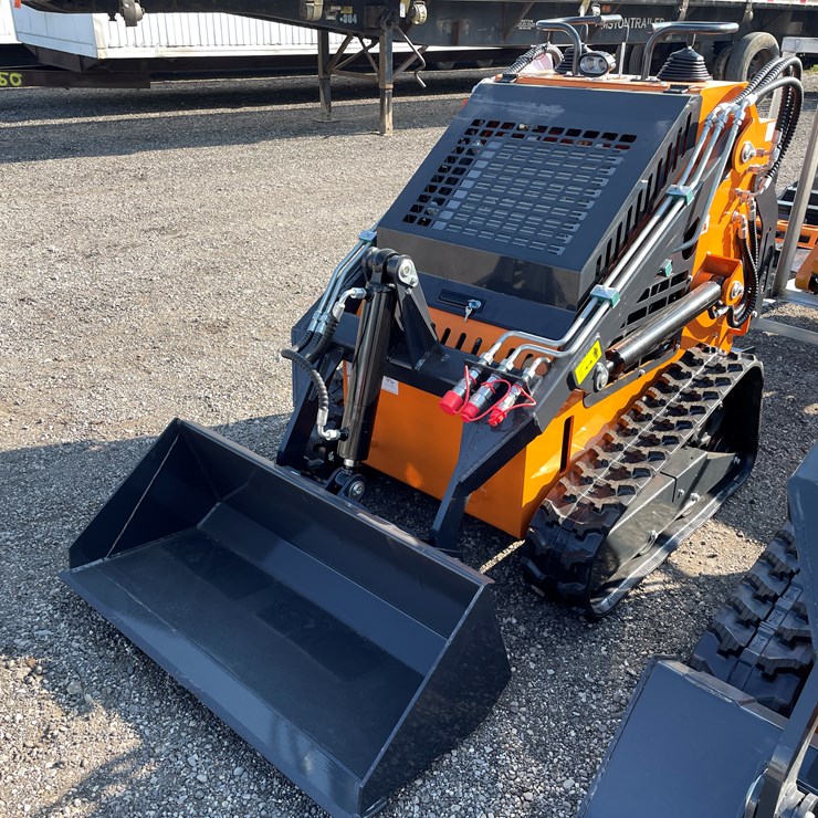 #1044 • 2026 LandHonor LDH-HT380 Mini Tracked Skidsteer