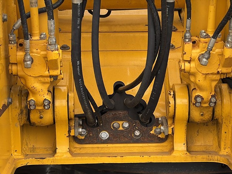 2022-komatsu-pc138-image-17