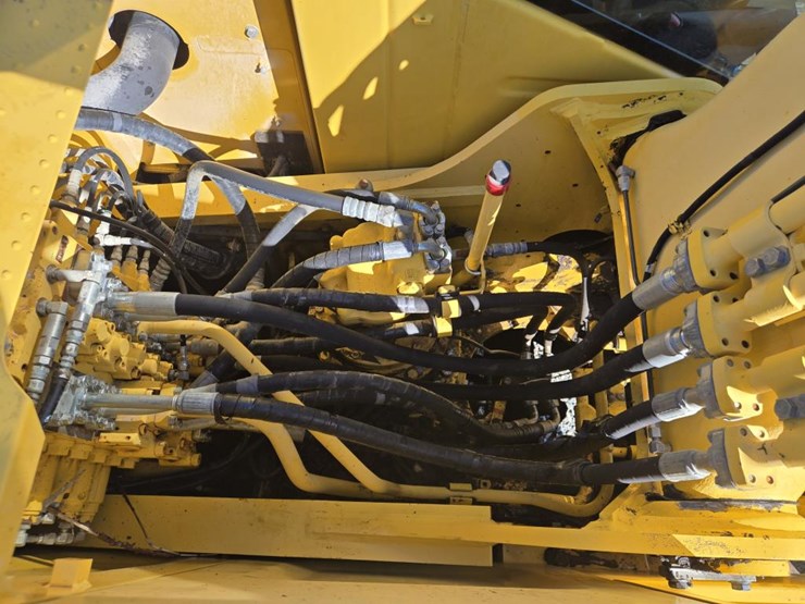 komatsu-pc210-lc-10-image-39
