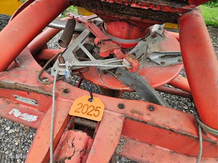 #2025-•-lely-towable-spreader-image-12