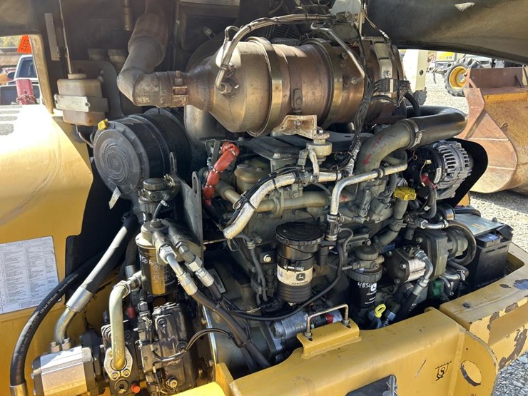 2016-deere-344k-image-57