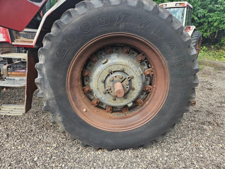 #2003-•-case-international-7110-magnum-tractor-image-33
