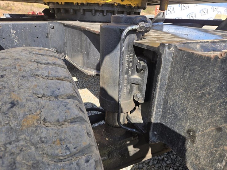 2006-caterpillar-m318-image-33