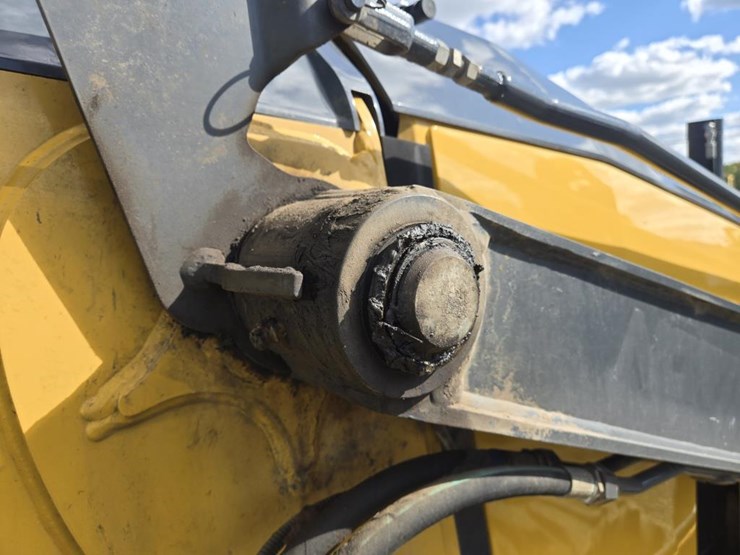 2015-deere-310sl-hl-image-28