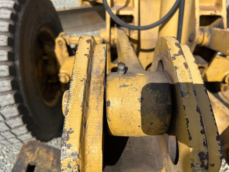 deere-770bh-image-13