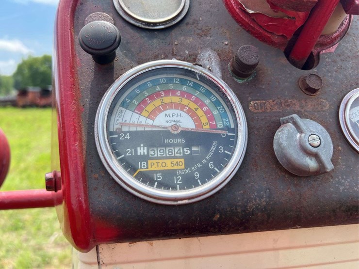 farmall-560-image-58