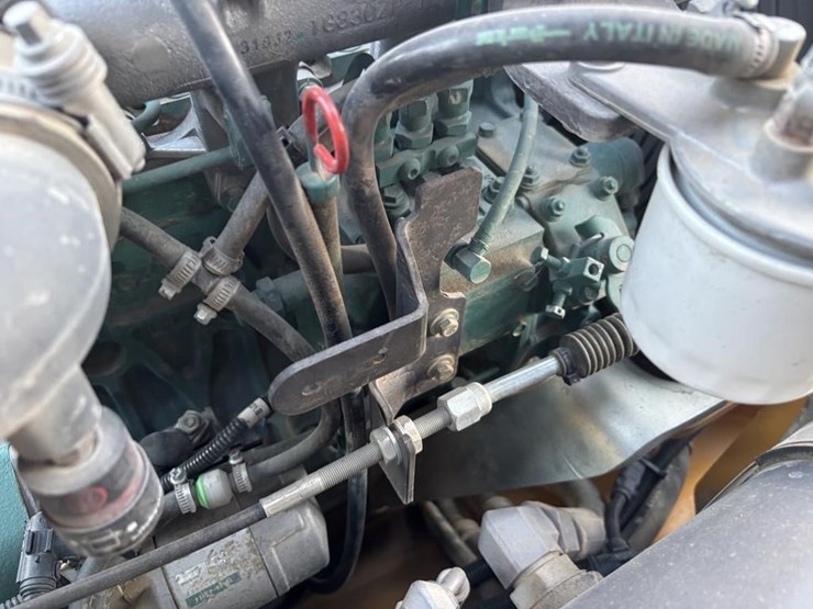 2018-volvo-dd25b-image-38