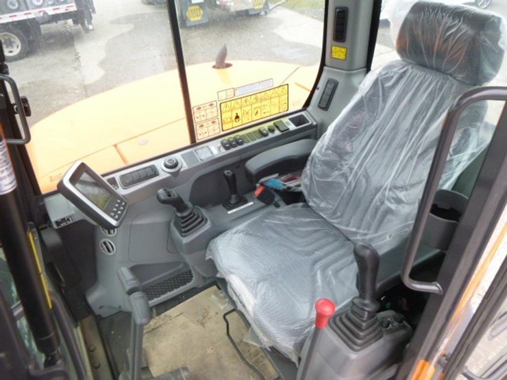 2023-develon-dx85r-3-hydraulic-excavator-image-13