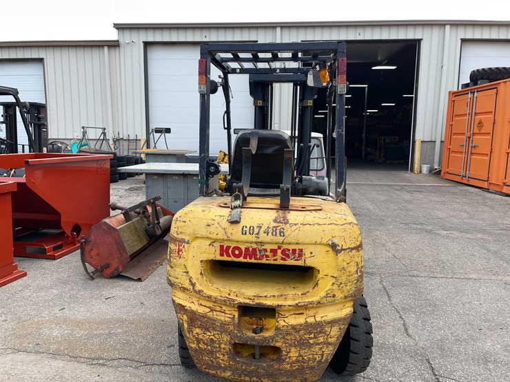 #1982-•-komatsu-forklift-(o4)-image-60