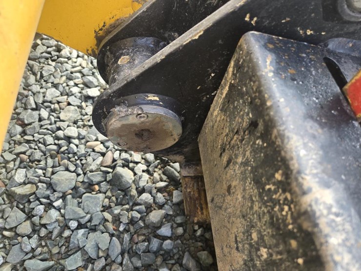 2019-gehl-v420-image-12