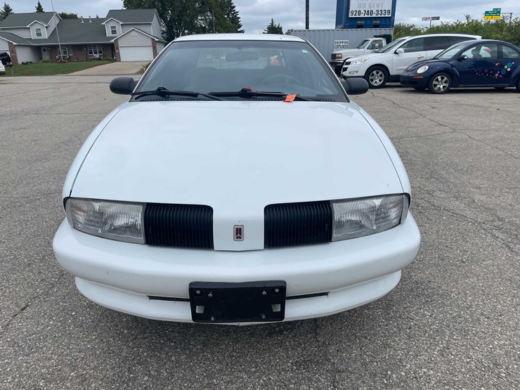 #1972-•-1996-oldsmobile-achieva-sl-sedan-(has-wi-title)-image-2