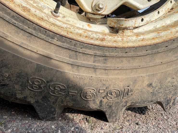 ford-7710-image-9