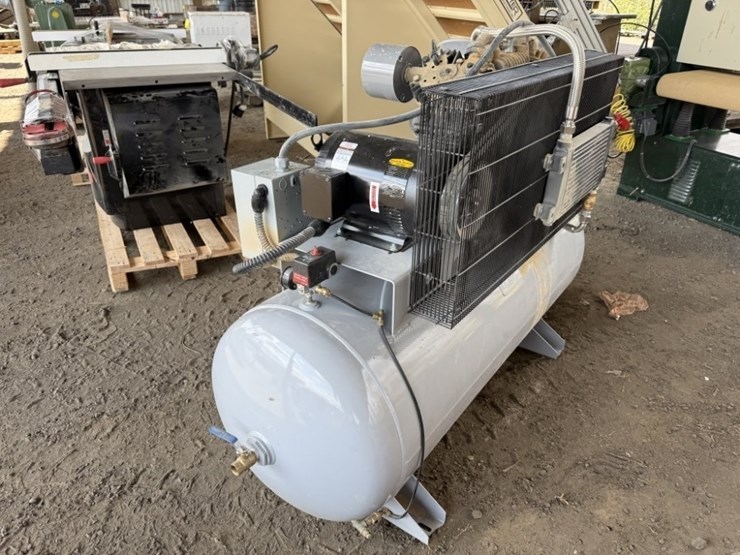 belaire-6312he-120-gallon-air-compressor-image-4