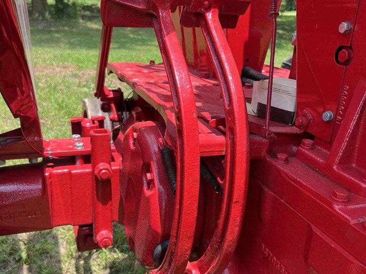 farmall-560-lp-image-36