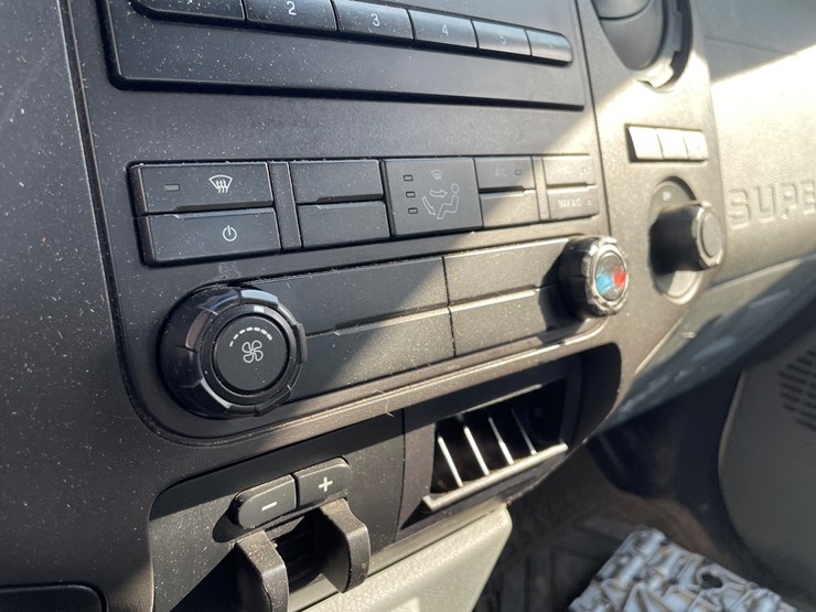 2011-ford-f350-xl-image-32