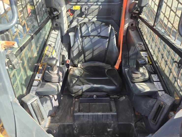 deere-324g-image-35