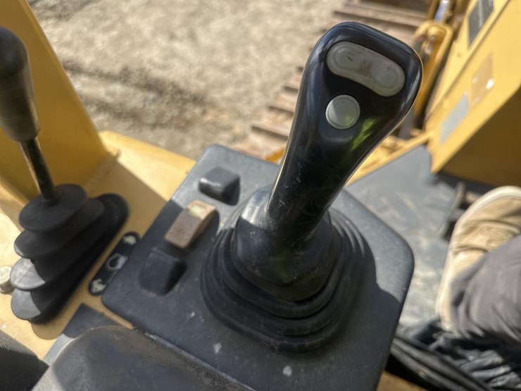 caterpillar-d4g-image-29