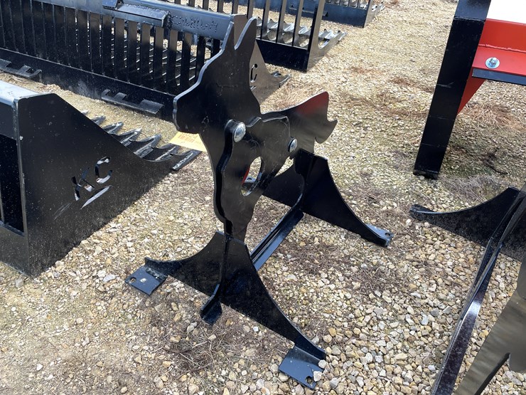 #3024-•-metal-coyote-target-image-3