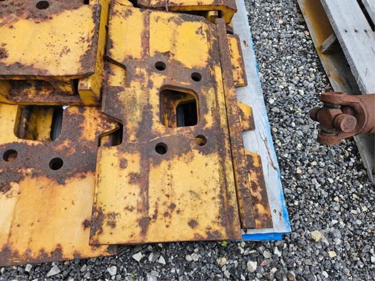 #2094-•-steel-cat-track-pads-image-11