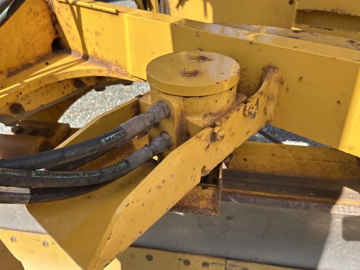 2001-deere-772ch-image-50