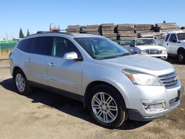 2014-chevrolet-traverse-image-2