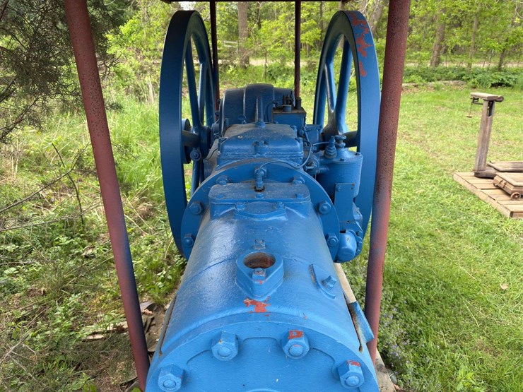 25hp-superior-oil-field-engine-image-13