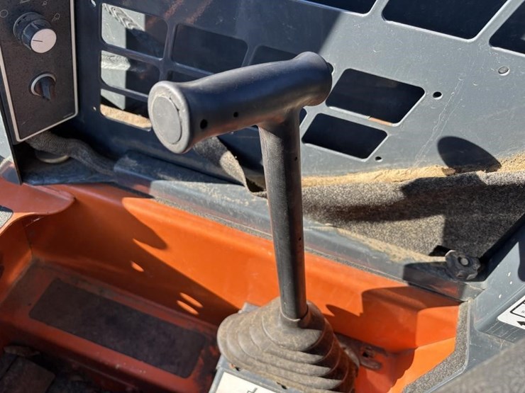 2019-gehl-rt105-image-23