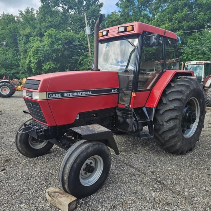 #2005 • Case International 5140 Tractor