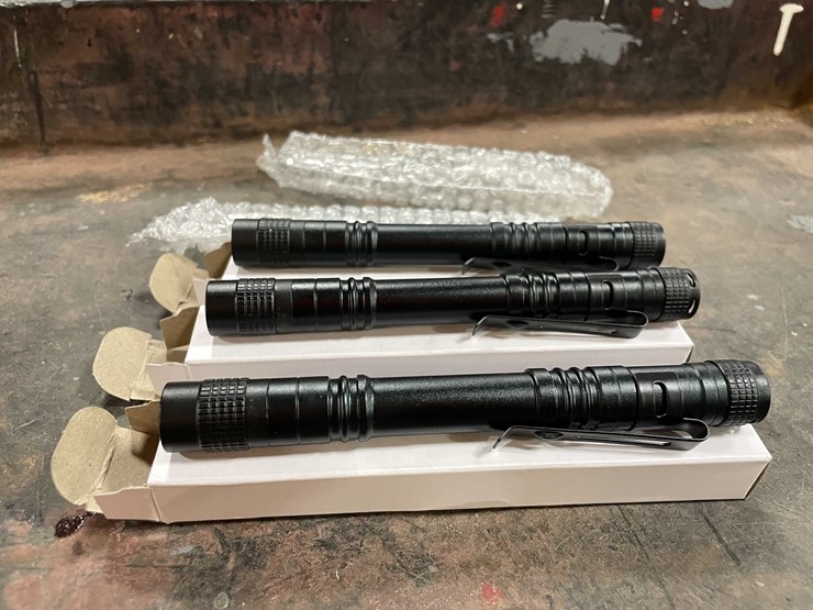 #5548-•-(4)-led-mechanic's-flashlights-(pr10)-image-13