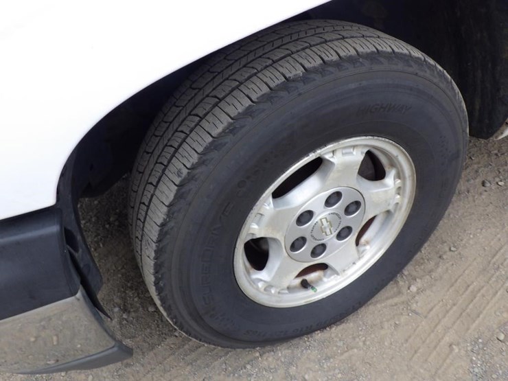 2002-chevrolet-1500-image-11