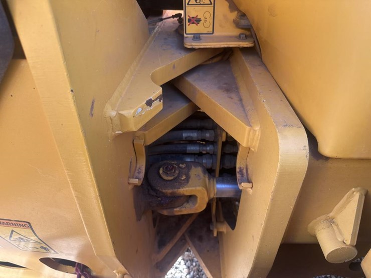 2007-volvo-g946-image-34