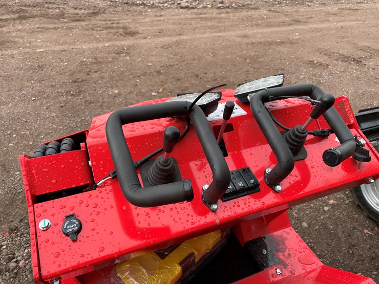 #8166-•-agt-wheel-loader-image-9
