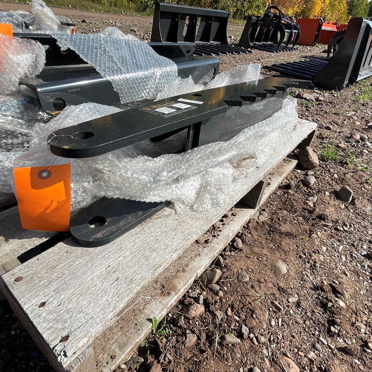 #8246 • Wolverine Vevor 32" Hydraulic Backhoe Excavator Thumb
