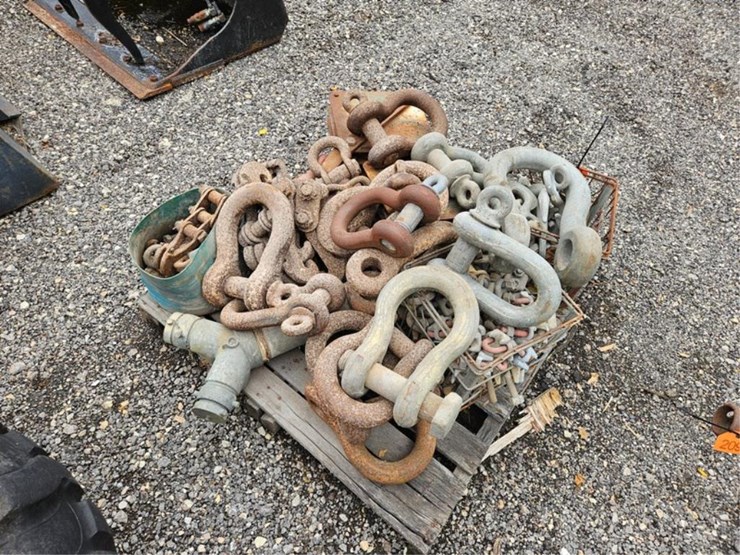 #2096-•-pallet-of-industrial-screw-pin-shackles-image-3