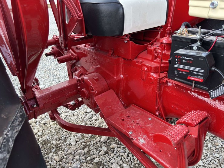 farmall-240-image-22