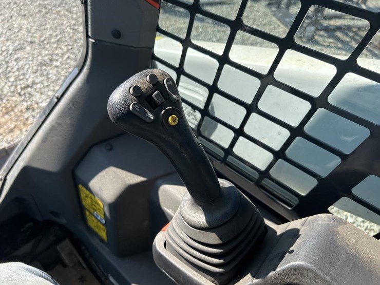 2021-bobcat-s64-image-41