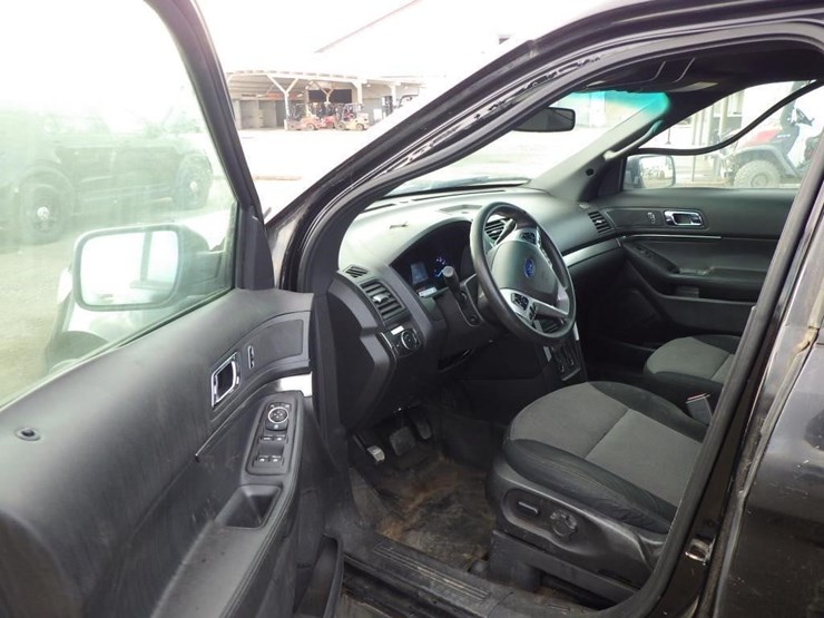 2014-ford-explorer-image-5