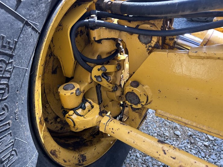 2001-deere-772ch-image-28