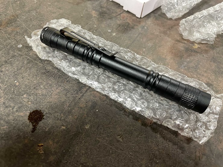 #5548-•-(4)-led-mechanic's-flashlights-(pr10)-image-6