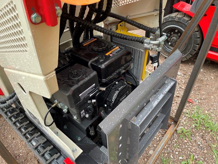 #8162-•-agt-stand-on-self-loading-crawler-dumper-image-9