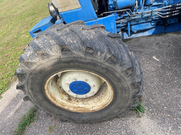 ford-7710-image-10